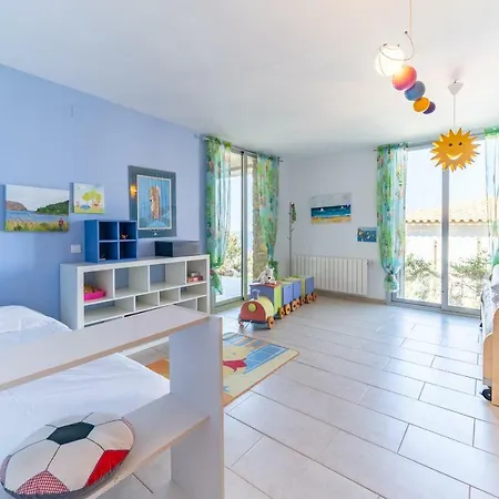 Illa Villa